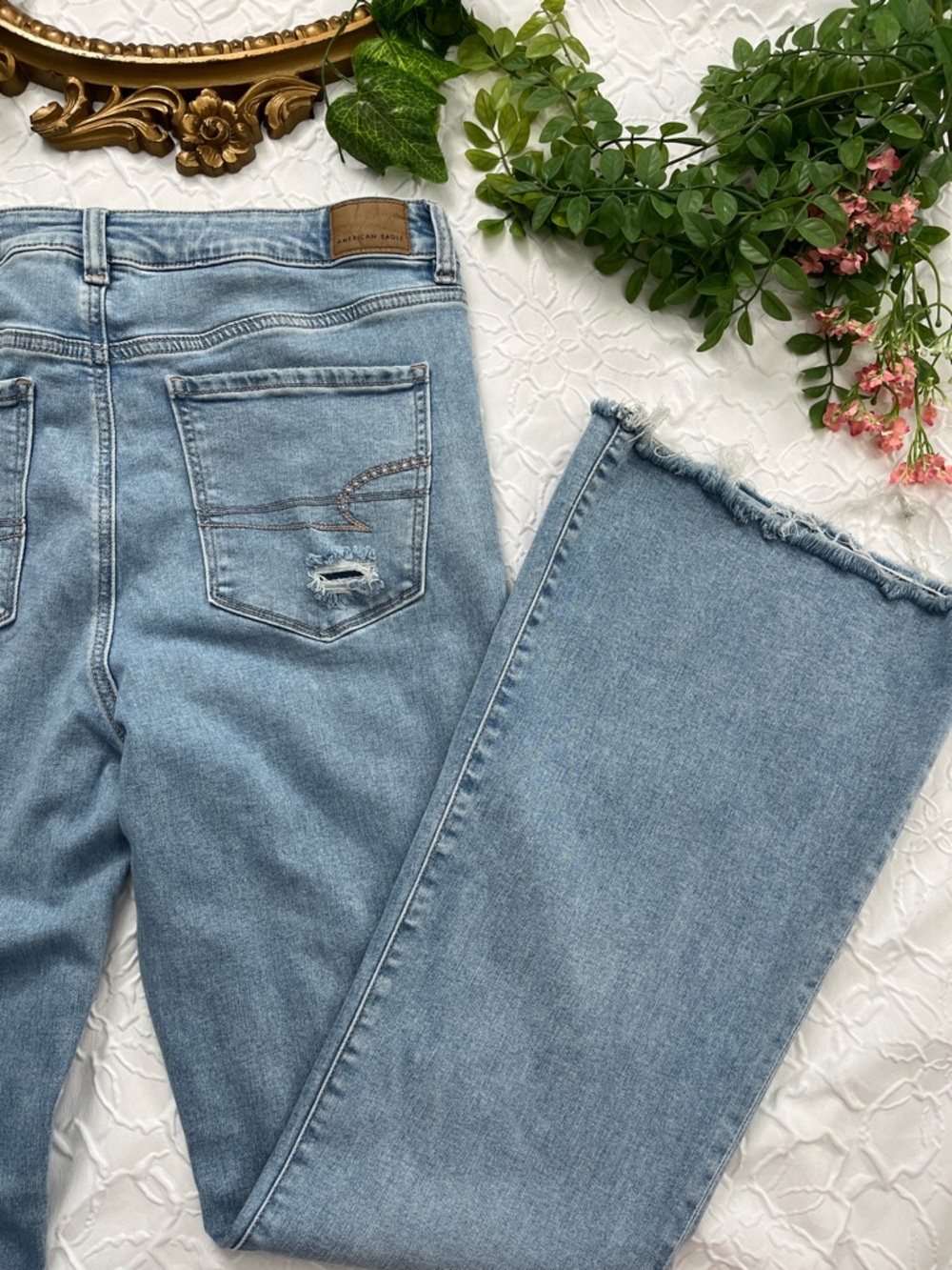 American Eagle Super High Rise Flare Jeans Next level Stretch size 14 Long